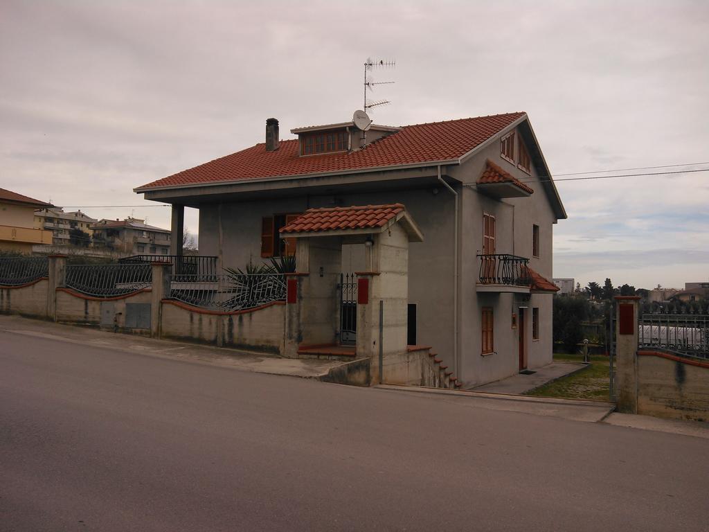 B&B Tio Pepe Roseto Degli Abruzzi Exteriör bild